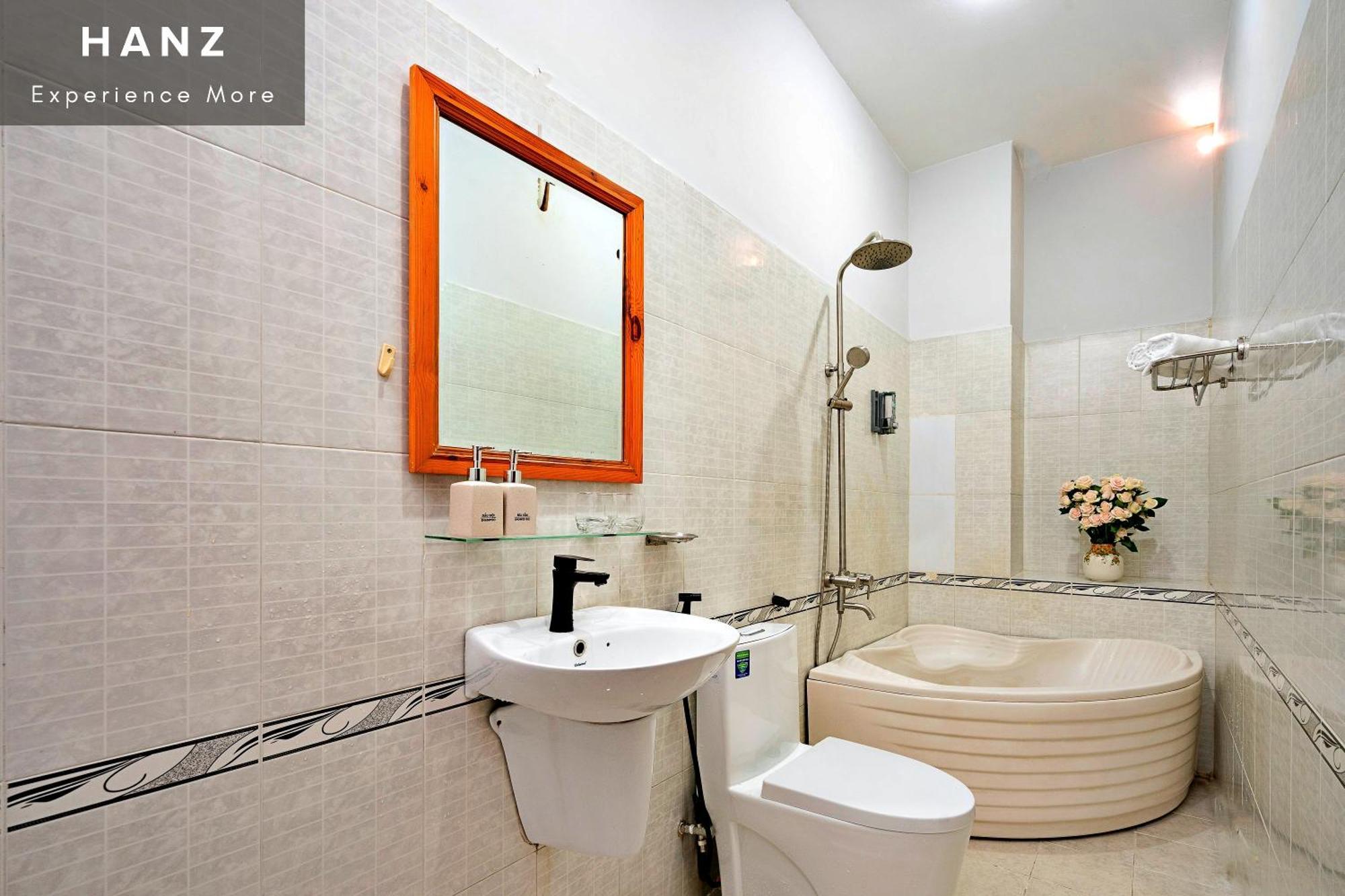 Hanz 137 Vivianne Hotel De Tham Ho Chi Minh City Room photo